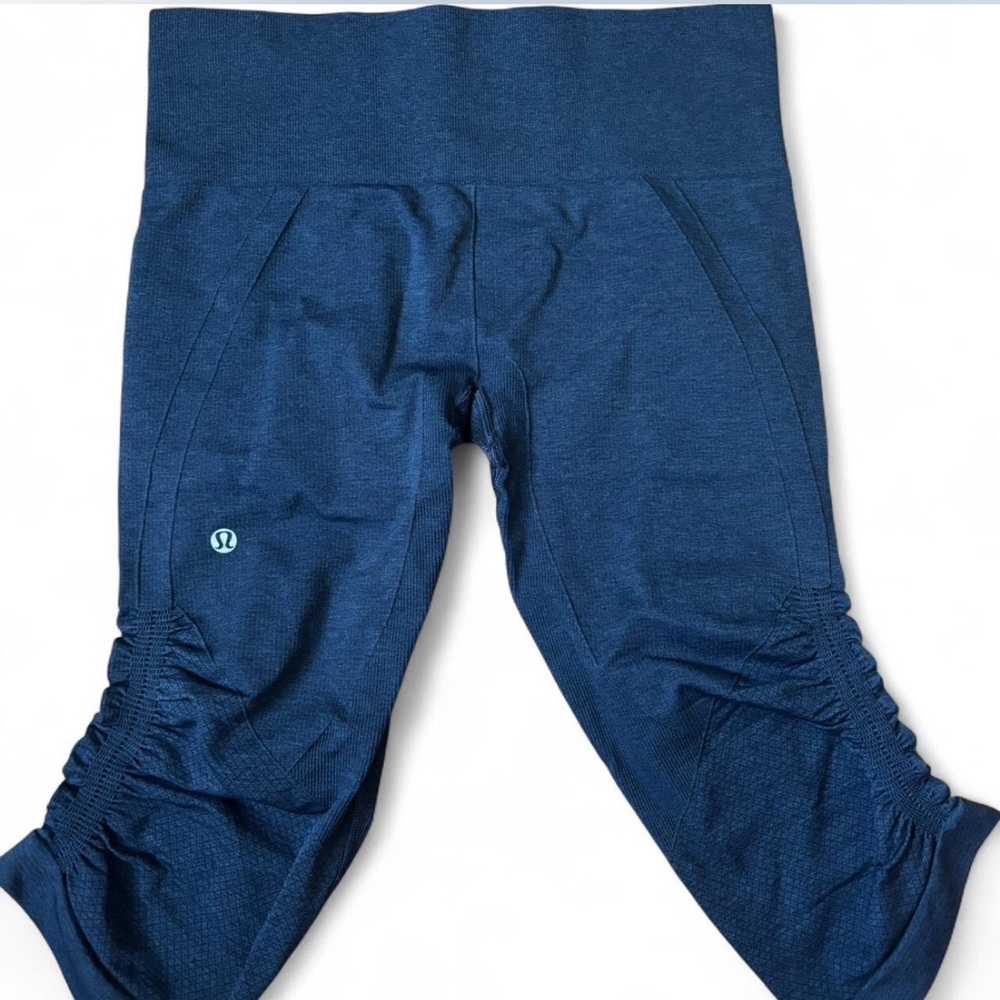 Lululemon In the Flow ll Cropped Capris - Picture 2 of 7